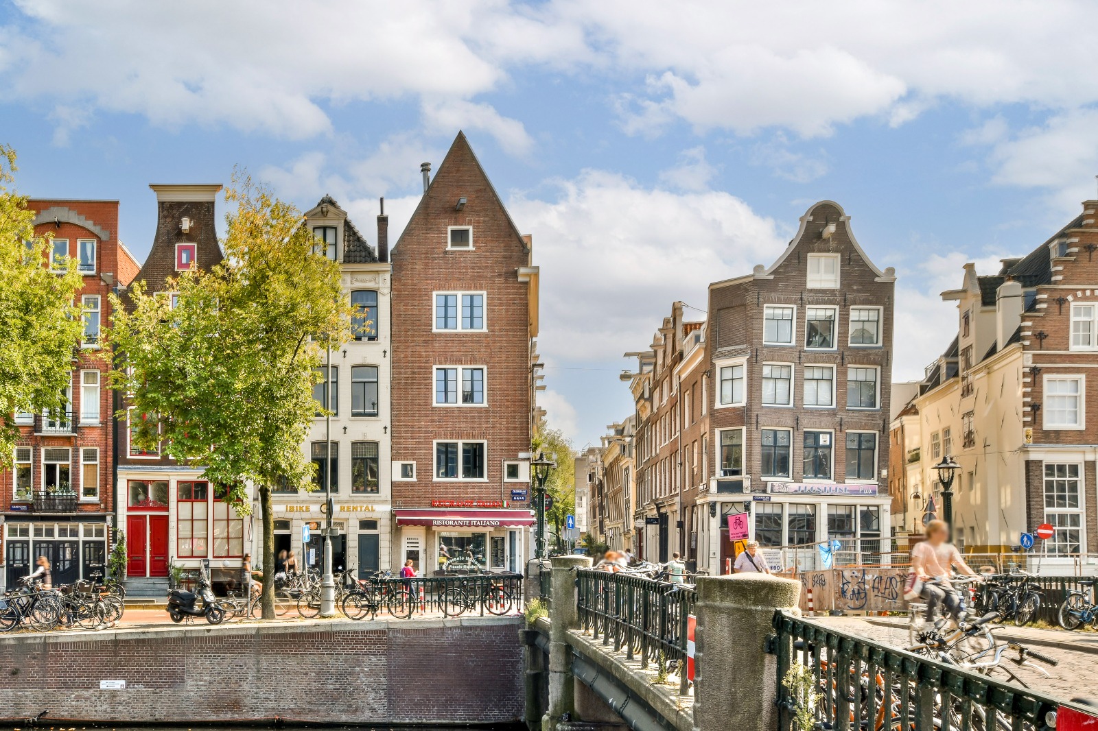 Geldersekade, Amsterdam in Amsterdam — photo 8