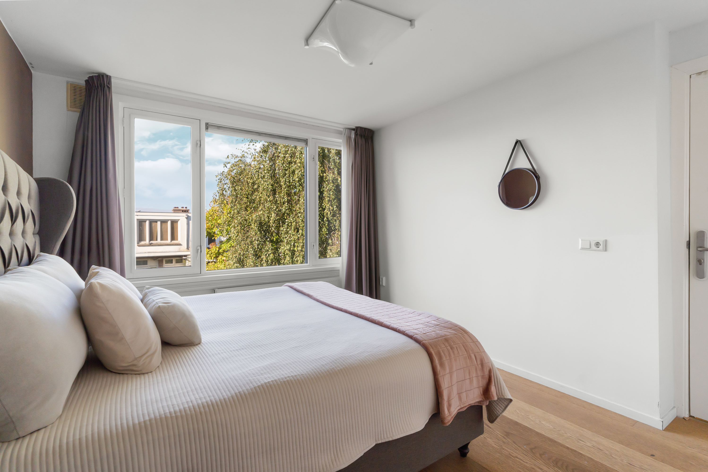Sunny Bright Apartment in Amsterdam — photo 13