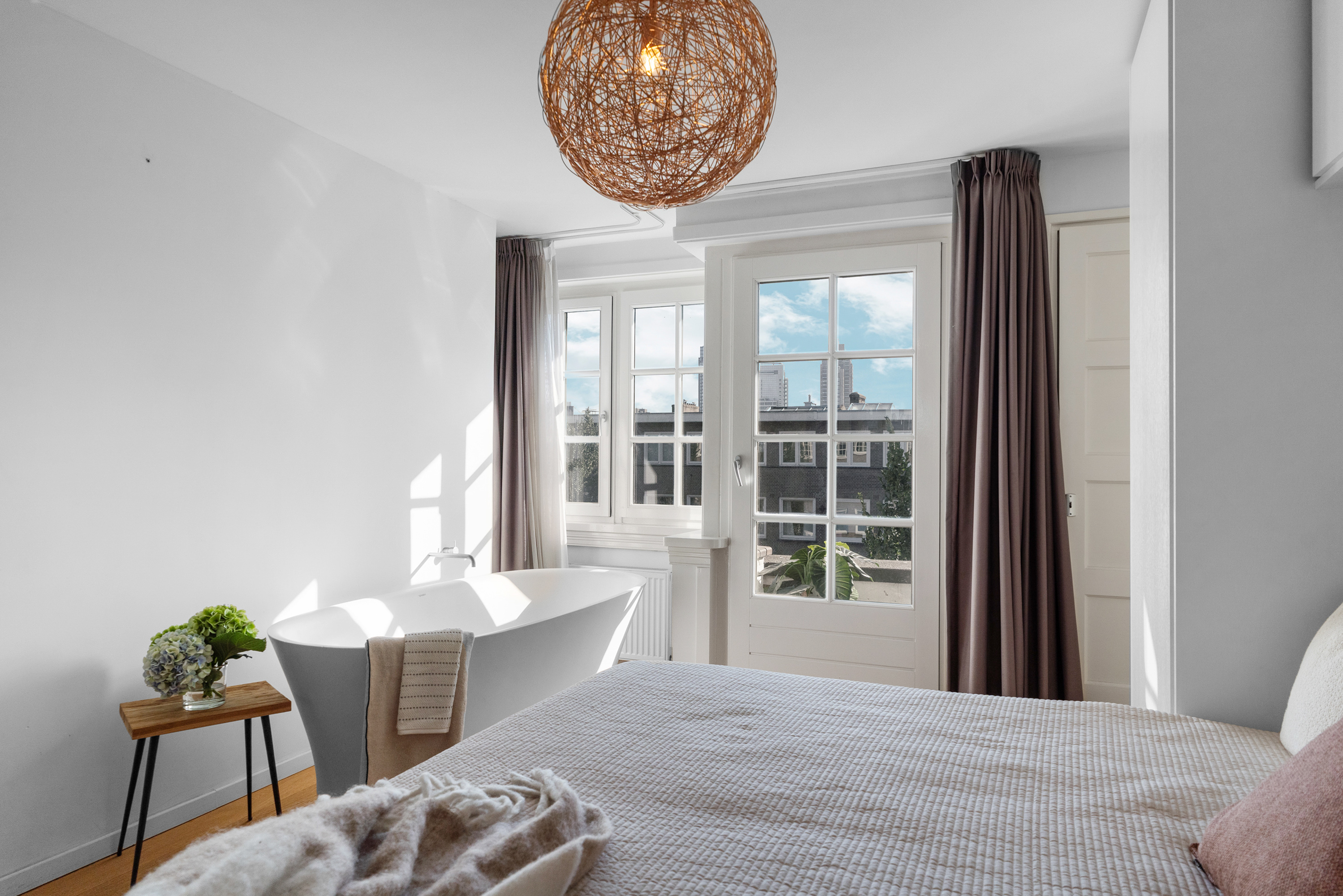 Sunny Bright Apartment in Amsterdam — photo 14