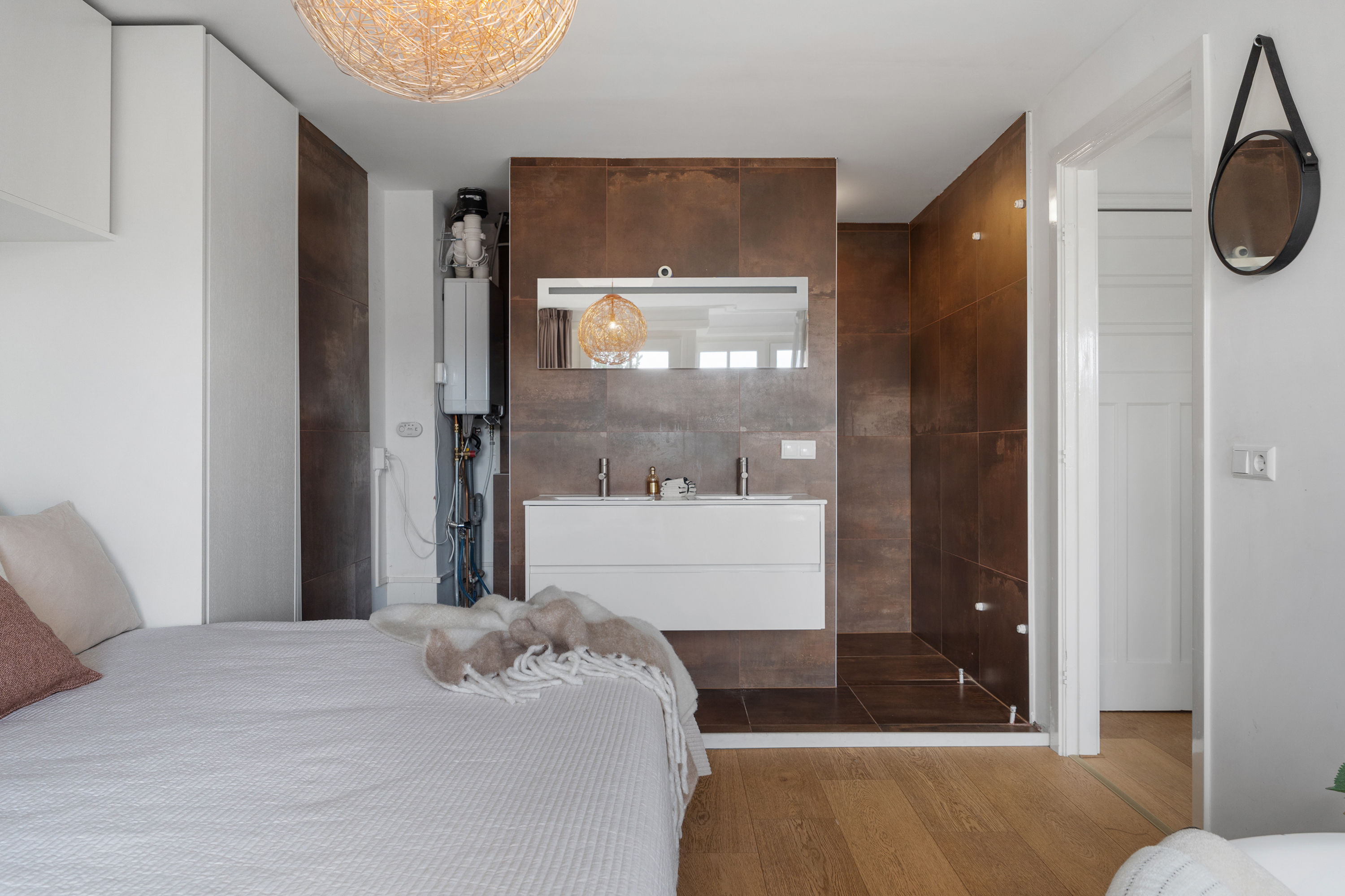 Sunny Bright Apartment in Amsterdam — photo 19