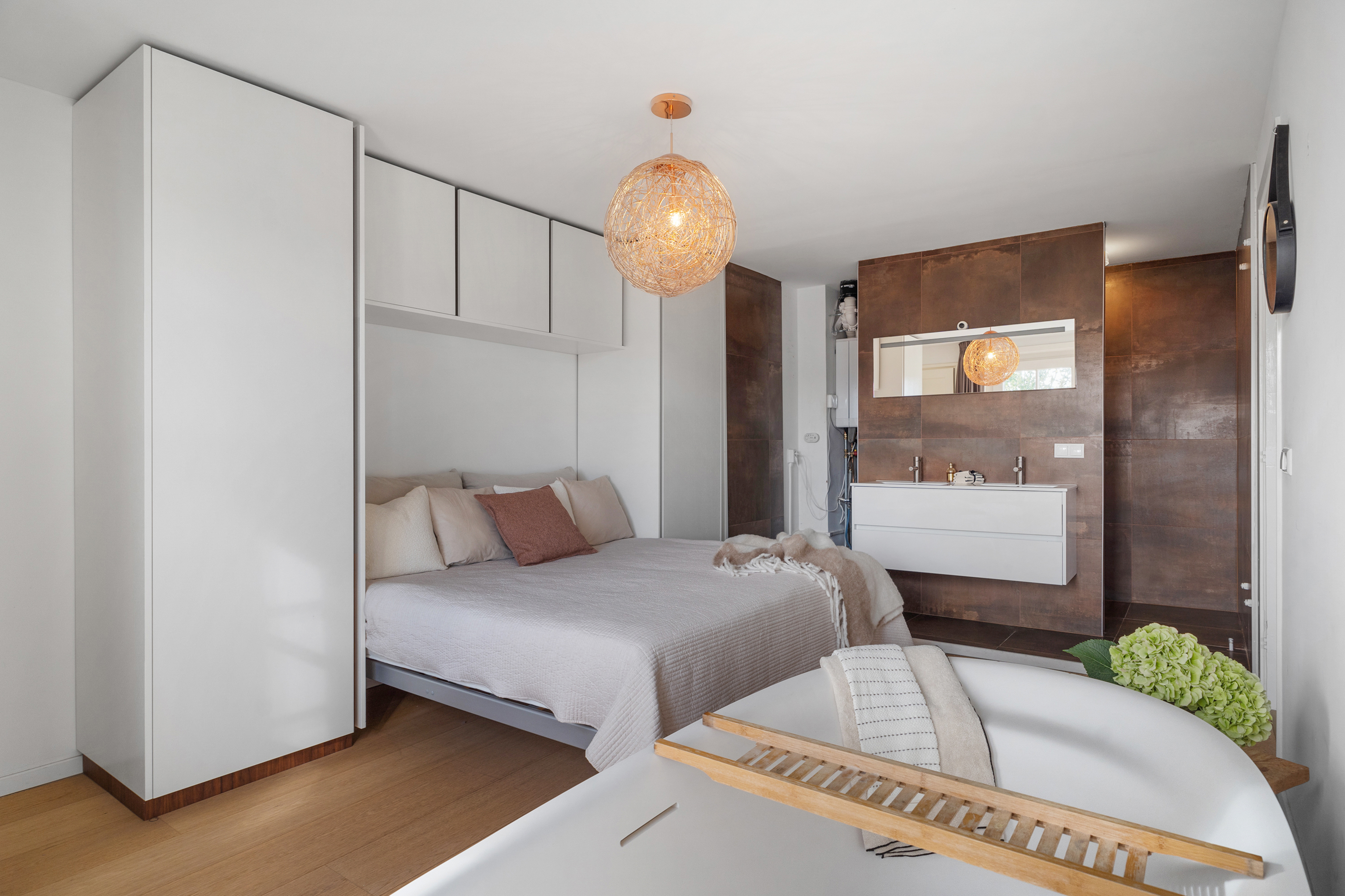 Sunny Bright Apartment in Amsterdam — photo 20